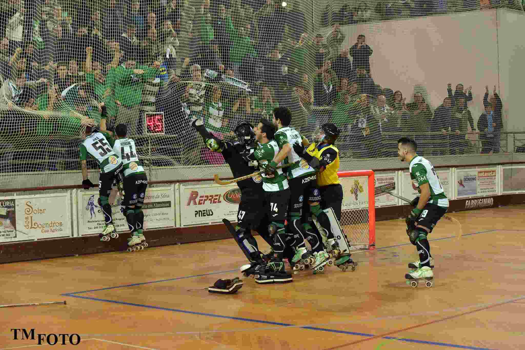 HÓQUEI EM PATINS - 1ª Divisão. Sp. Tomar chegou à dúzia e ...