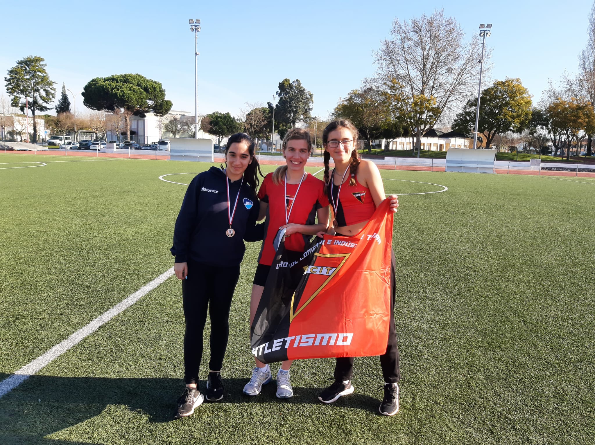 Atletismo Pista Coberta U Tomar Avassalador Campeão Em Masculinos E Femininos 11 Títulos E 4014